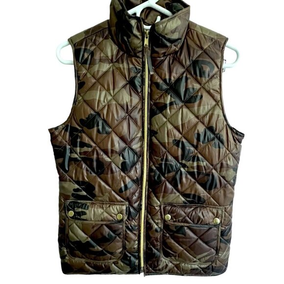 NWOT Women's Sleek Camo Puffer Vest Square Pockets Gold Accents Size Small - Picture 3 of 8